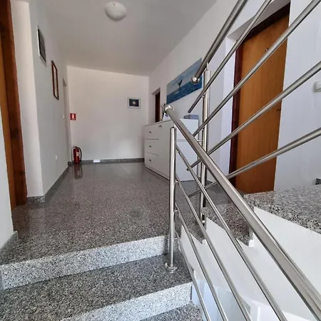 Lili Biograd Na Moru