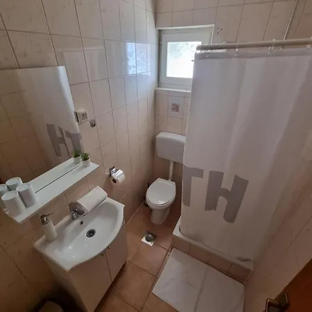 Lili Apartment *