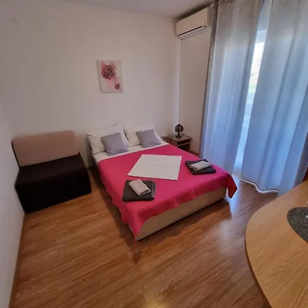 Apartment Lili *
