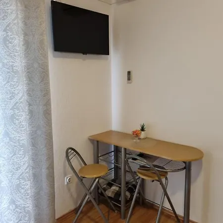 Lili * ビオグラード・ナ・モル