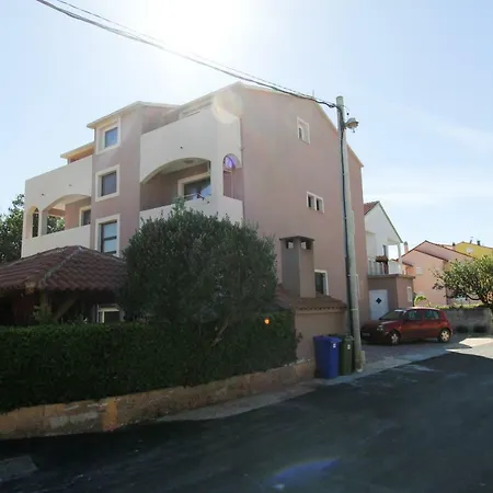 Апартаменты Lili Биоград-на-Мору