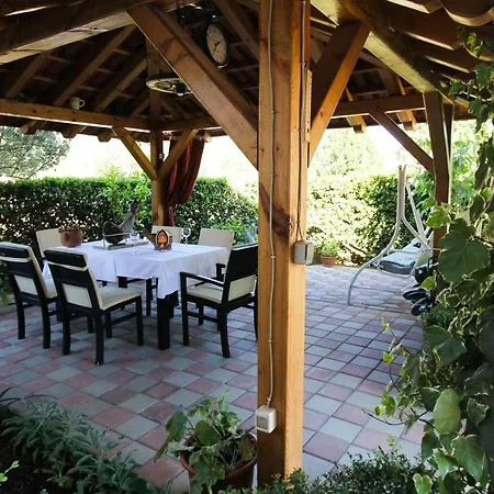 アパート Lili ビオグラード・ナ・モル