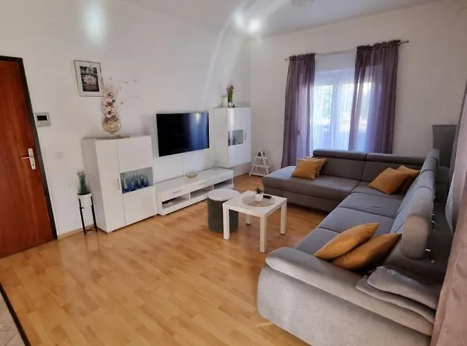 Lili * Биоград-на-Мору