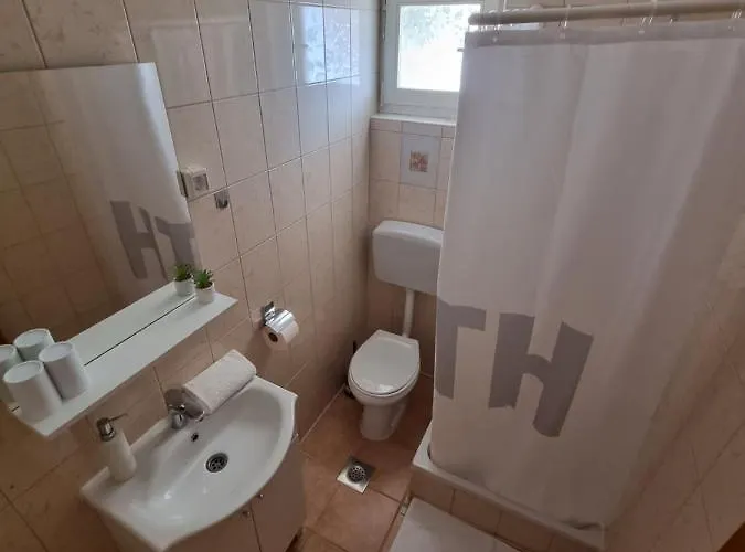 Lili Apartman *
