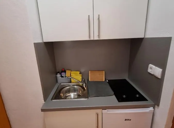 Lili Apartman *