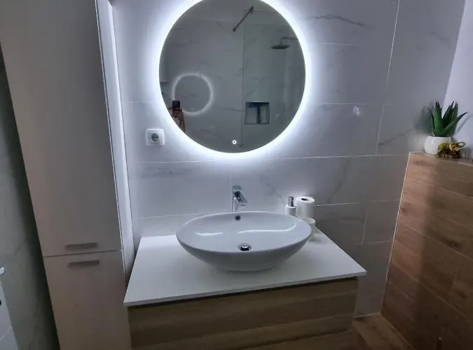 Lili Apartman
